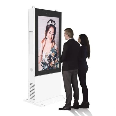 Wasserdichte digitale Außenwerbebildschirme mit Dual-Bildschirm