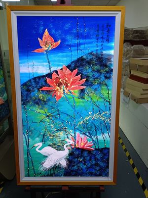 55-Zoll-LCD-Werbeanzeige mit 4K-Auflösung mit Holzgrenze - kommerzielle digitale Beschilderung