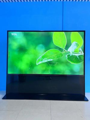 86-Zoll-LCD-Werbeanzeige mit 4K-Auflösung mit 450 cd/m2 Helligkeit für kommerzielle digitale Beschilderung